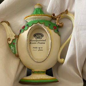 ~LaVie~ Hand-painted Victorian Teapot Resin Frame